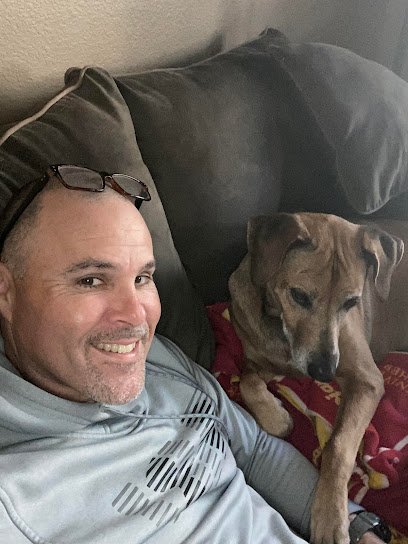 HowiePets dogwalking, petsitting, boarding.